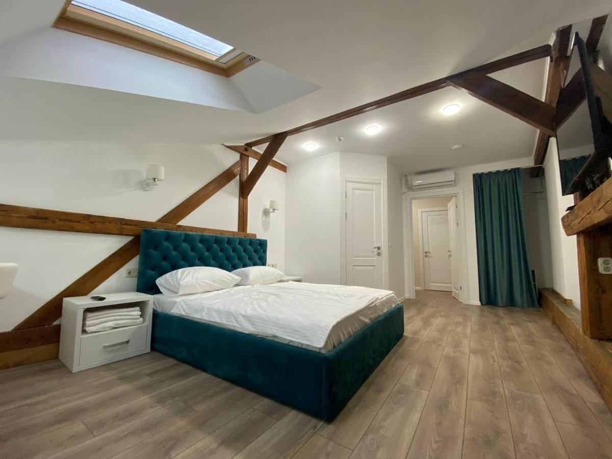 мансарда & в центрі Apartment *