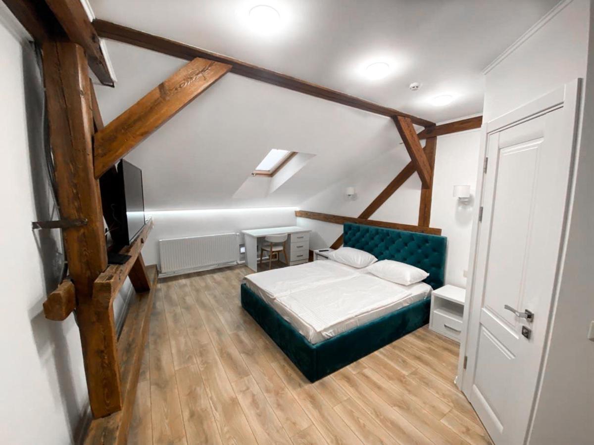 мансарда & в центрі Apartment *