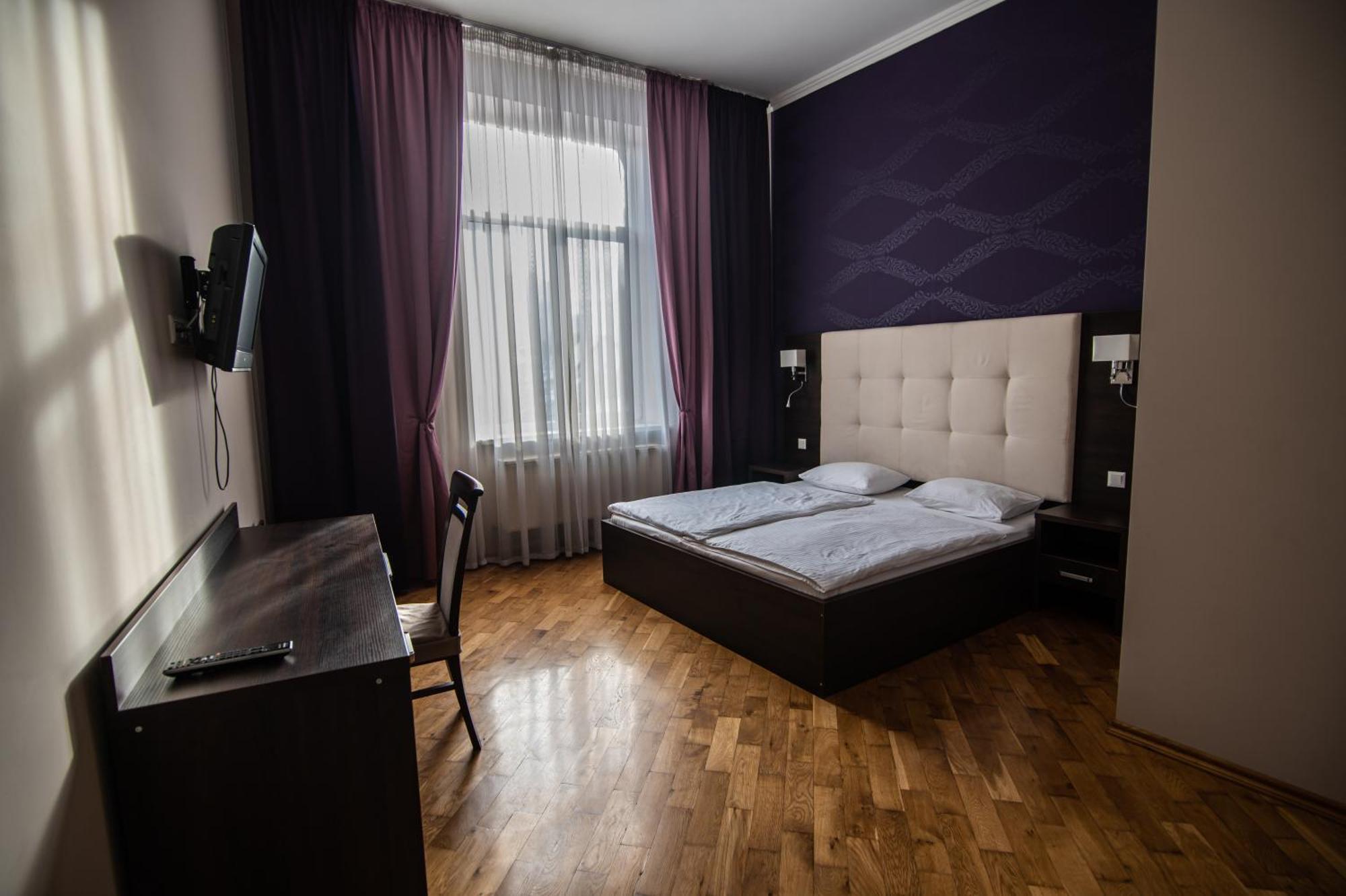Apartment мансарда & в центрі Iwano-Frankiwsk